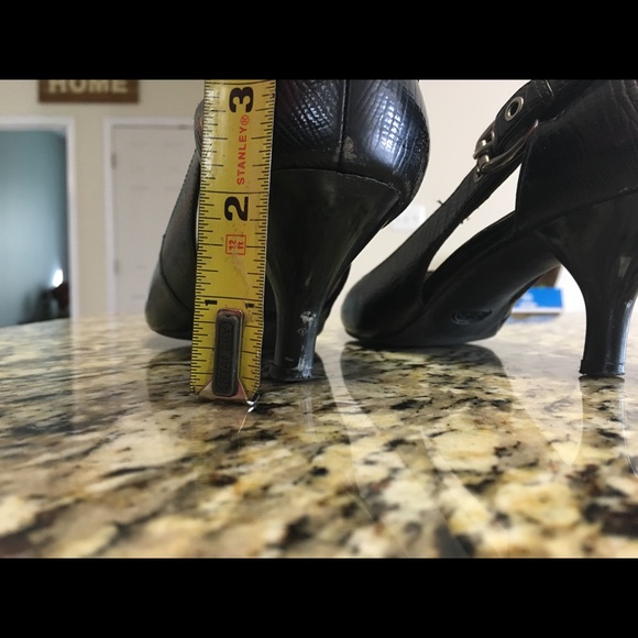 Black snakeprint pumps US6 by Circa - Picture 5 of 8